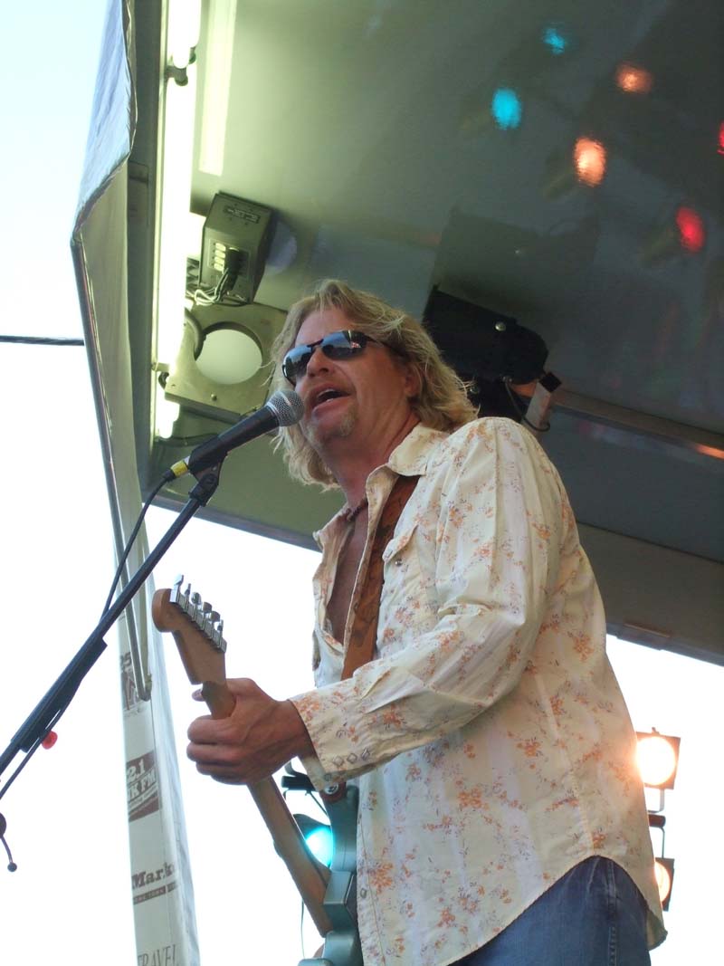 photo of Charlie Robison